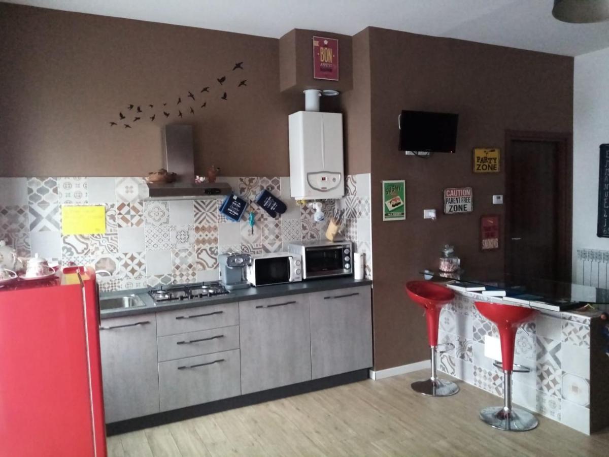 Emmanueli65 Fronte Clinica Per 5 Matrimoniale 2 Singoli 1 Divano Letto Piacenza Exteriér fotografie